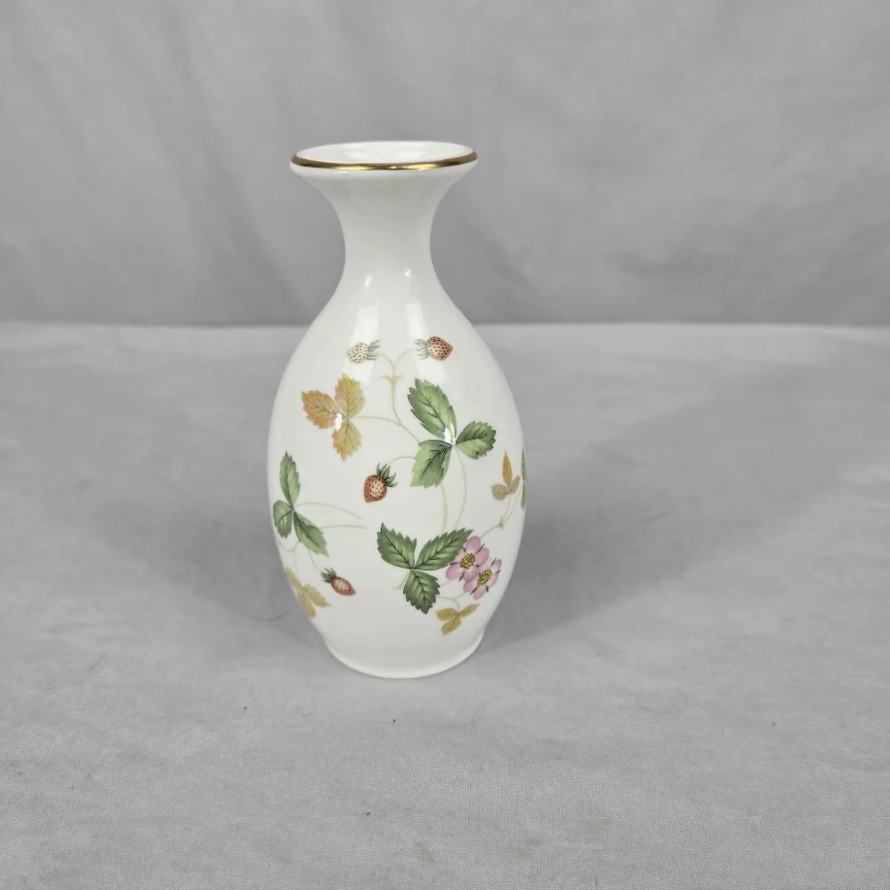 WEDGWOOD Wild Strawberry 5